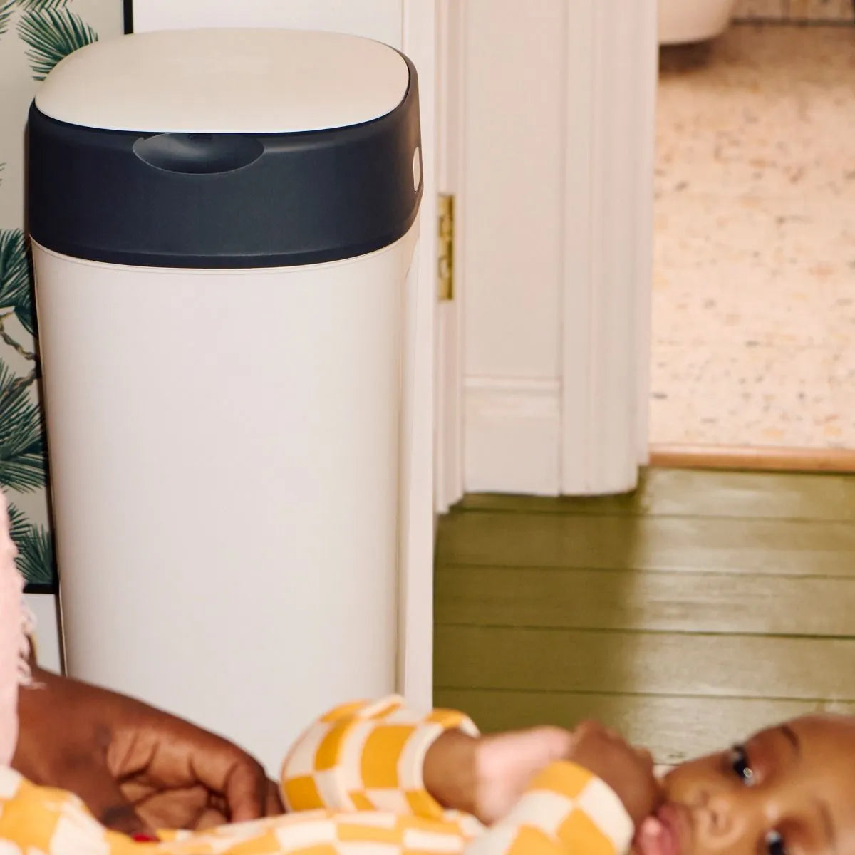 🍼 Tommee Tippee Twist & Click XL Nappy Disposal Bin – Large Capacity Odour Control